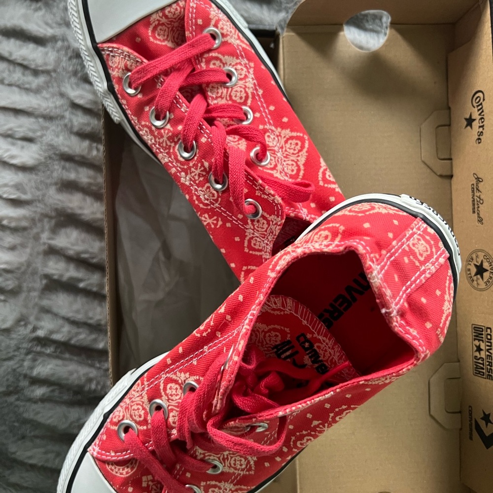 Converse Chuck Taylor All Star Low Top Red Bandana Paisley Size 6 - Picture 5 of 7